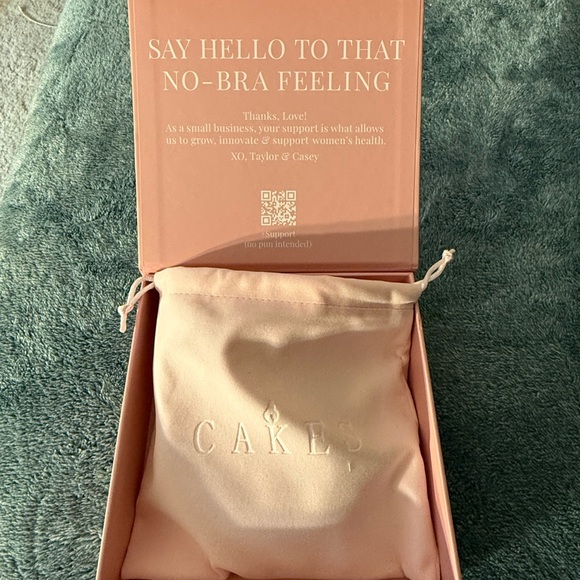 Cakes Pink Drawstring Pouch Size (DDD+) - Picture 2 of 6